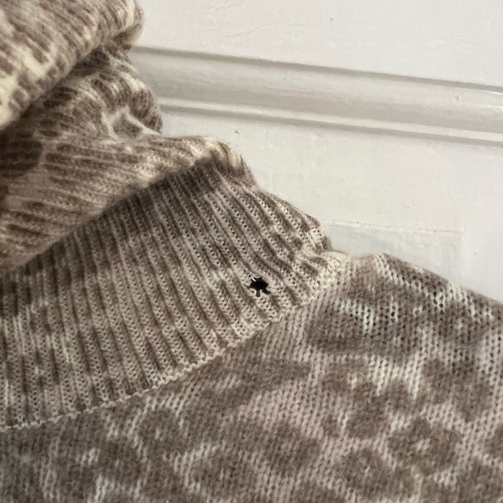 J. McLaughlin Cashmere Animal Print Poncho in Gray and Cream - Picture 6 of 6